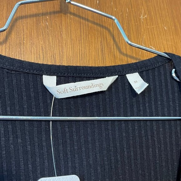 NWT Soft Surroundings Woman's Black Lightweight Unfitted Shirt Size Medium - Picture 3 of 6